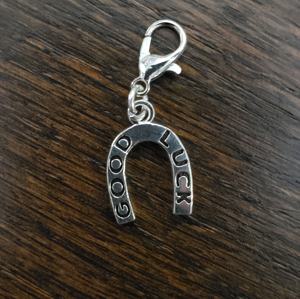 Good Luck Horseshoe Charm Pendant Keychain Bag Clip Jewelry Accessory